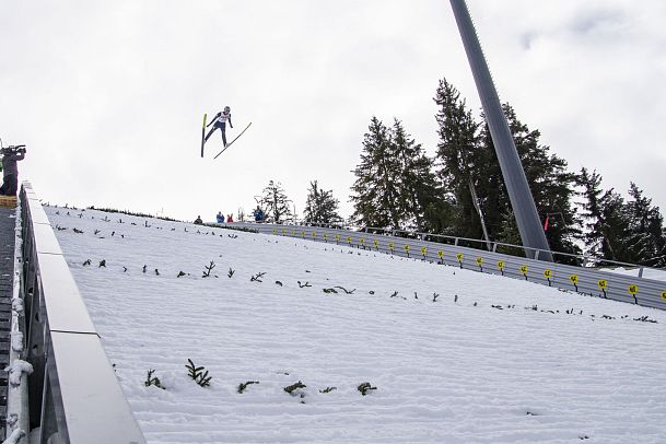 skispringer-beim-nordic-combined-triple-in-seefeld2-1