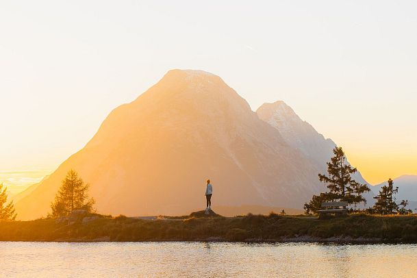 sonnenuntergang-am-kaltwassersee-im-herbst-seefeld-edit-1-1