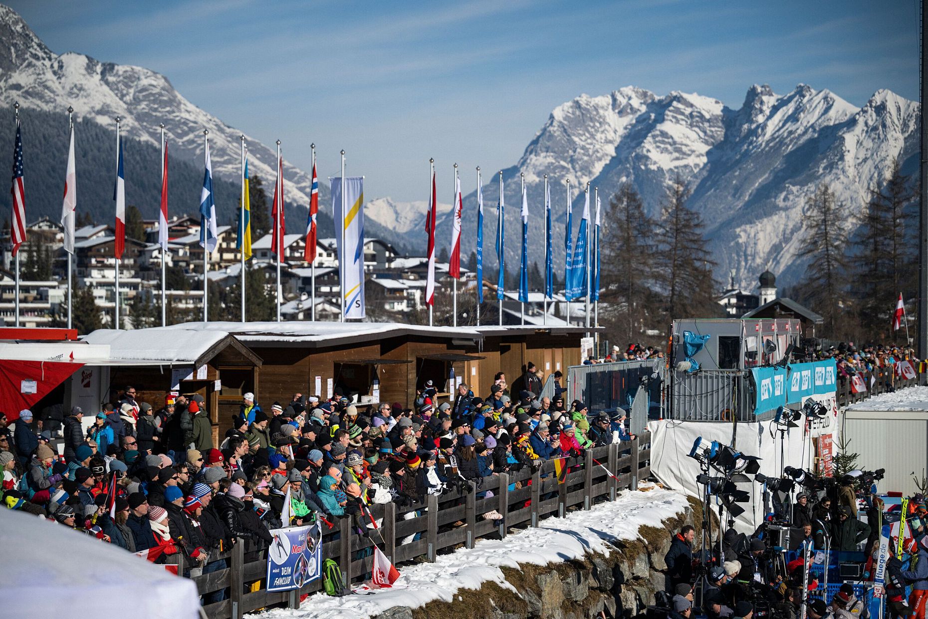 Nordic Combined Triple 2023 - Fans - Flaggen - Karwendel
