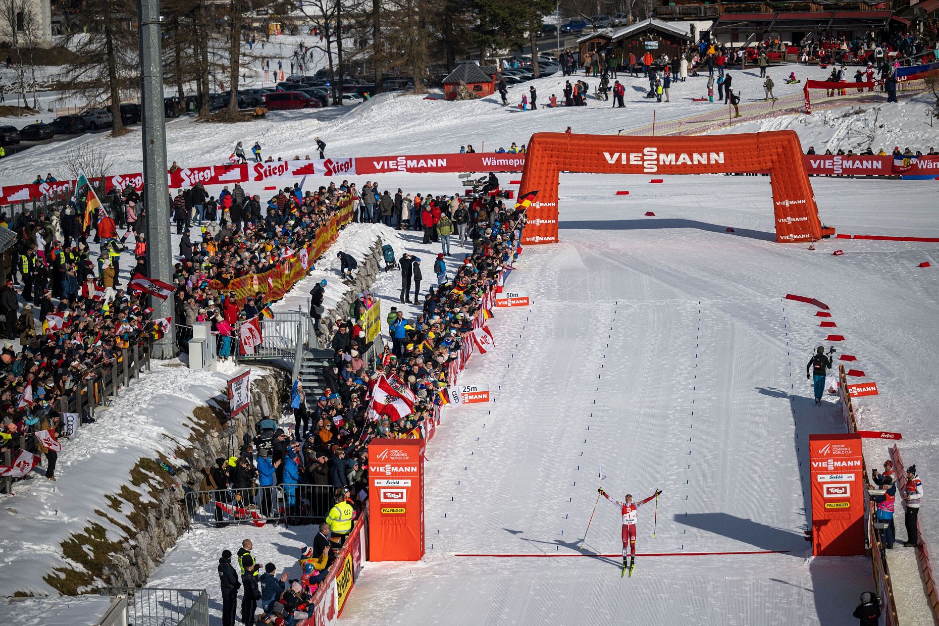 Nordic Combined Triple 2023 - Langlauf Herren Sonntag - Lamparter Zieleinfahrt Gesamtsieg