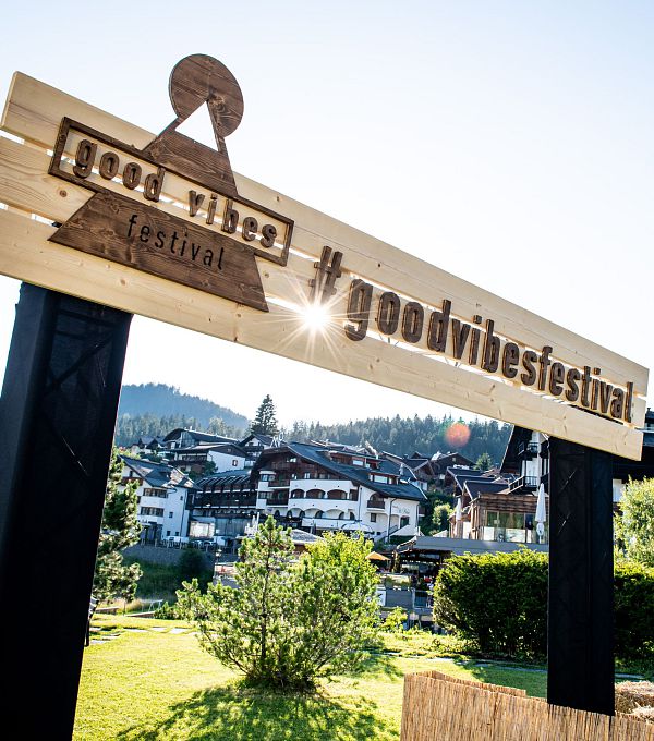 eingang-zum-good-vibes-festival-in-seefeld-27