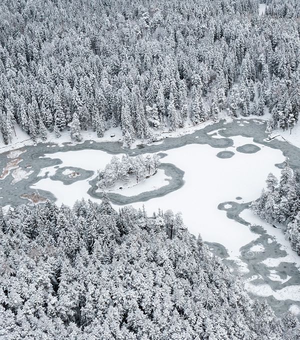 moeserer-see-bei-neuschnee-see-und-moeserer-seestubn-luftaufnahme-moesern-3