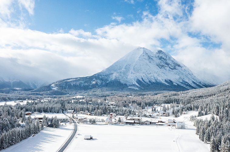 neuschnee-in-leutasch-mit-blick-auf-die-hohe-munde