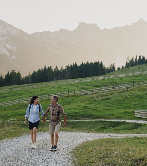 paar-auf-wanderung-in-der-region-seefeld-gaistal-leutasch-5