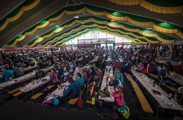 pastaparty-in-der-wettersteinhalle-leutasch-ganghoferlauf-leutasch-2