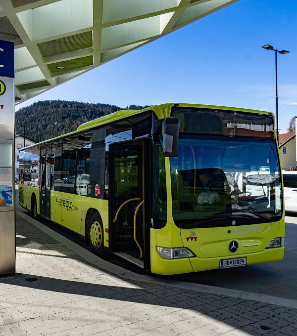 regionsbus-haltestelle-am-bahnhof-seefeld-1-6