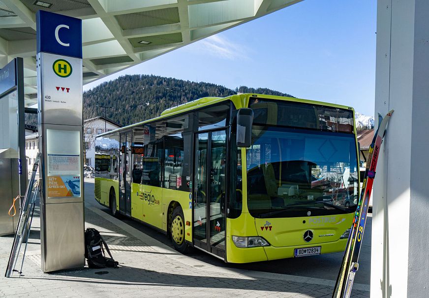 sub1-regionsbus-haltestelle-am-bahnhof-seefeld-3