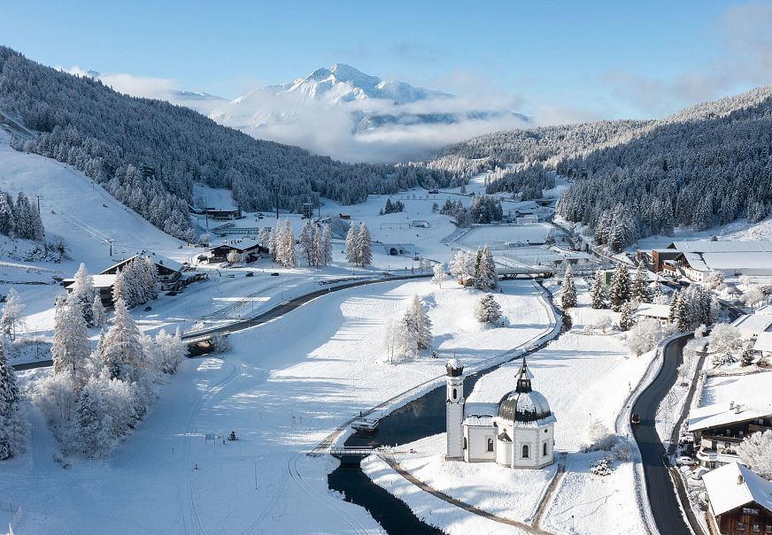 sub1-seefeld-bei-neuschnee-blick-auf-das-seekirchl