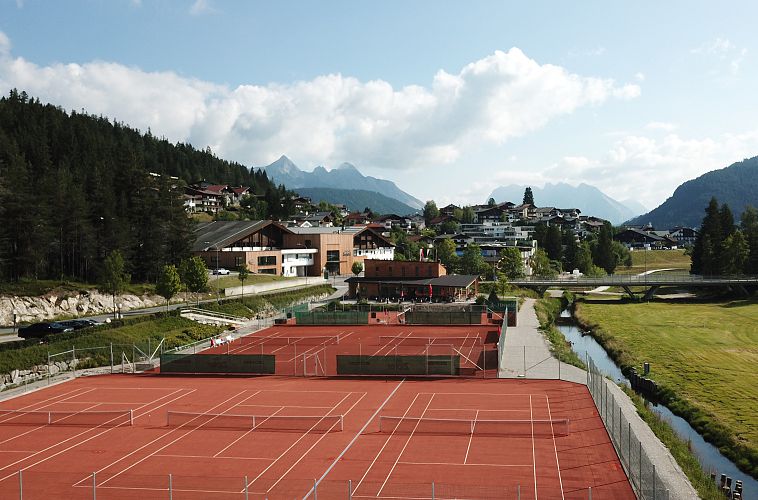 tennisplatz-im-freien-seefeld